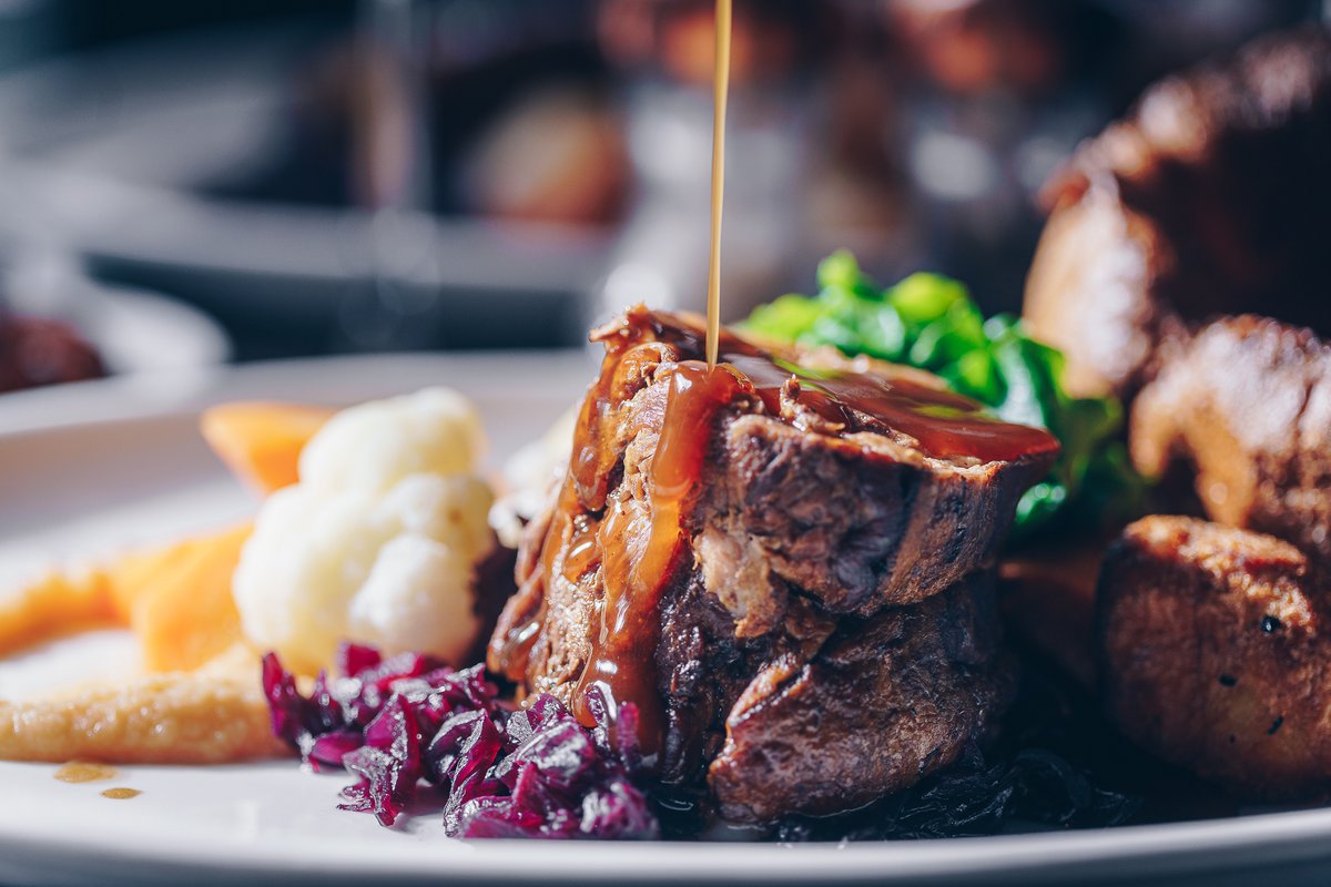 Who is joining us for a roast dinner and 2 for £12 cocktails this Sunday?