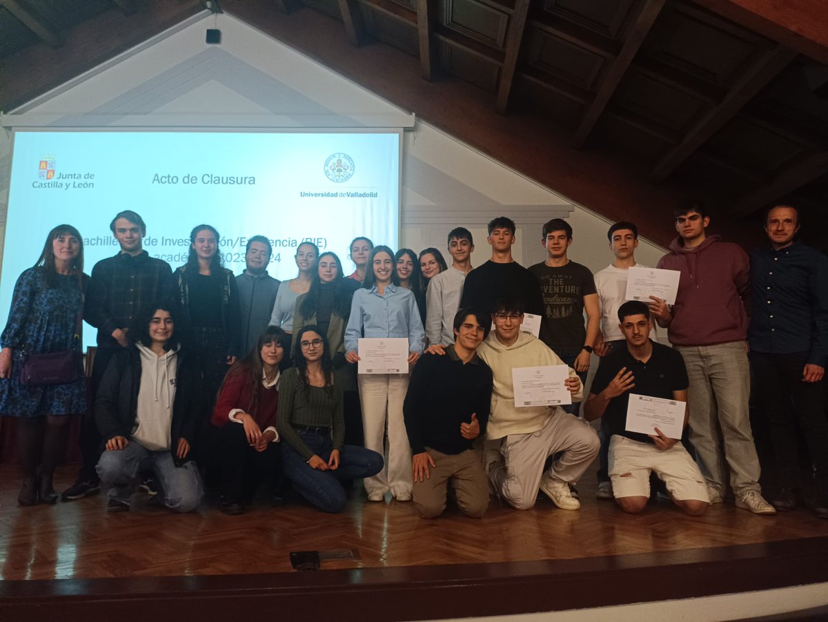 Ayer nuestra décima promoción del BIE recibió su diploma en Valladolid. Premio más que merecido al esfuerzo realizado por este brillante grupo. ¡¡¡Enhorabuena!!!