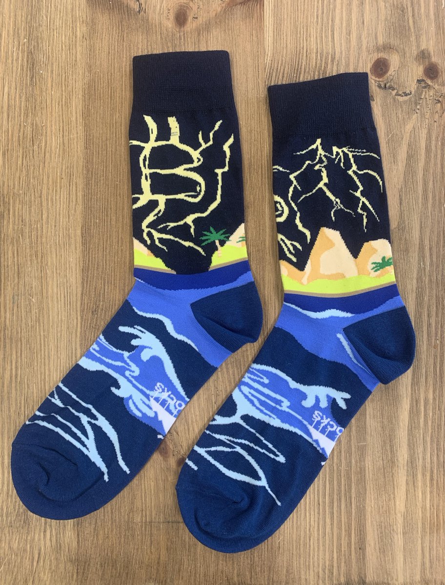 Psst... do you know what day it is today? 👀 IT'S FREE SOCKS FRIDAY!! To enter: 1) Follow @mtsocks & @CoinCorner 2) Like and tag a bitcoiner who loves Lightning ⚡ Winner chosen Monday, best of luck! 🍀 #Bitcoin