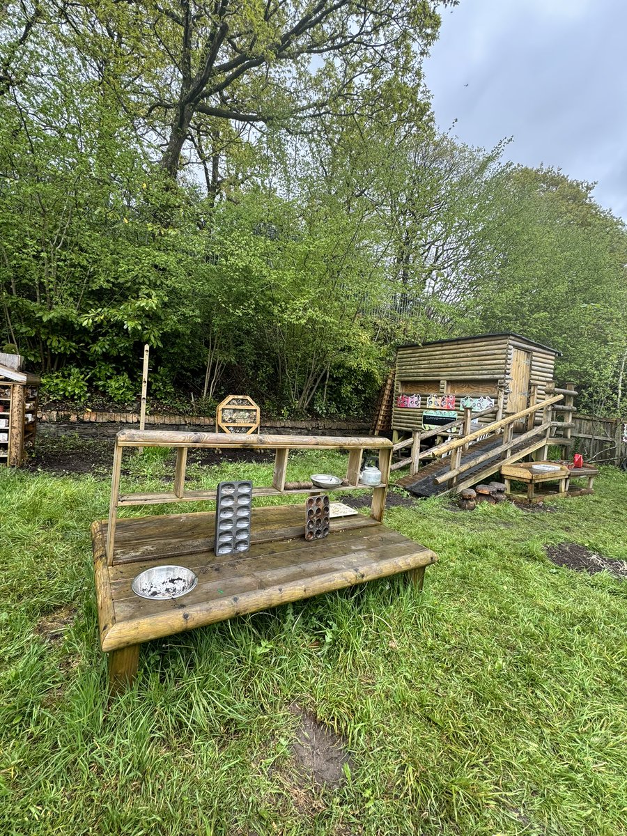 Huge thank you to the volunteers from <a href="/V12Finance/">V12 Retail Finance</a> and Beth and Stuart Jones for their amazing work in the first school area of the garden! It looks fantastic! Thank you very much we really appreciate your hard work in the rain all day!