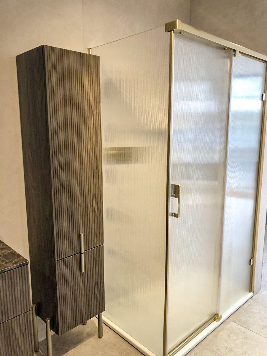 Embrace the timeless allure of fluted glass - not only does it add charm, but its textured surface offers privacy without sacrificing natural light.
See more on our Liberty Fluted Sliding Door here | buff.ly/3b5C9KE 
Bathroom credit to Elite Bathrooms💡 
#BathroomDesign