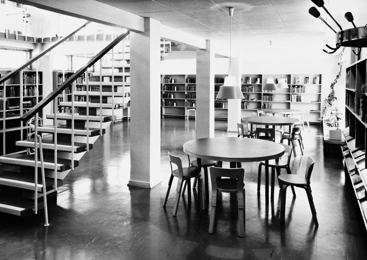 Ingervo, Pertti, kuvausaika 01.01.1960-31.12.1960: Kannelmäen kansakoulu (ala-aste, nykyisin peruskoulu), kirjasto, Kanneltie 1, K... (HKM)