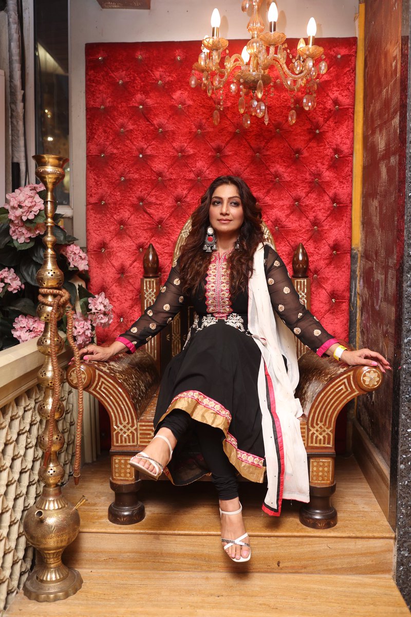 aartiinaagpal's tweet image. जिंदगी या मलिका बनाती है या गु़लाम … 
जैसी फ़ितरत होती है वैसा अंजाम ।

#selfmusing #shayara  #FridayThoughts @akseksehar