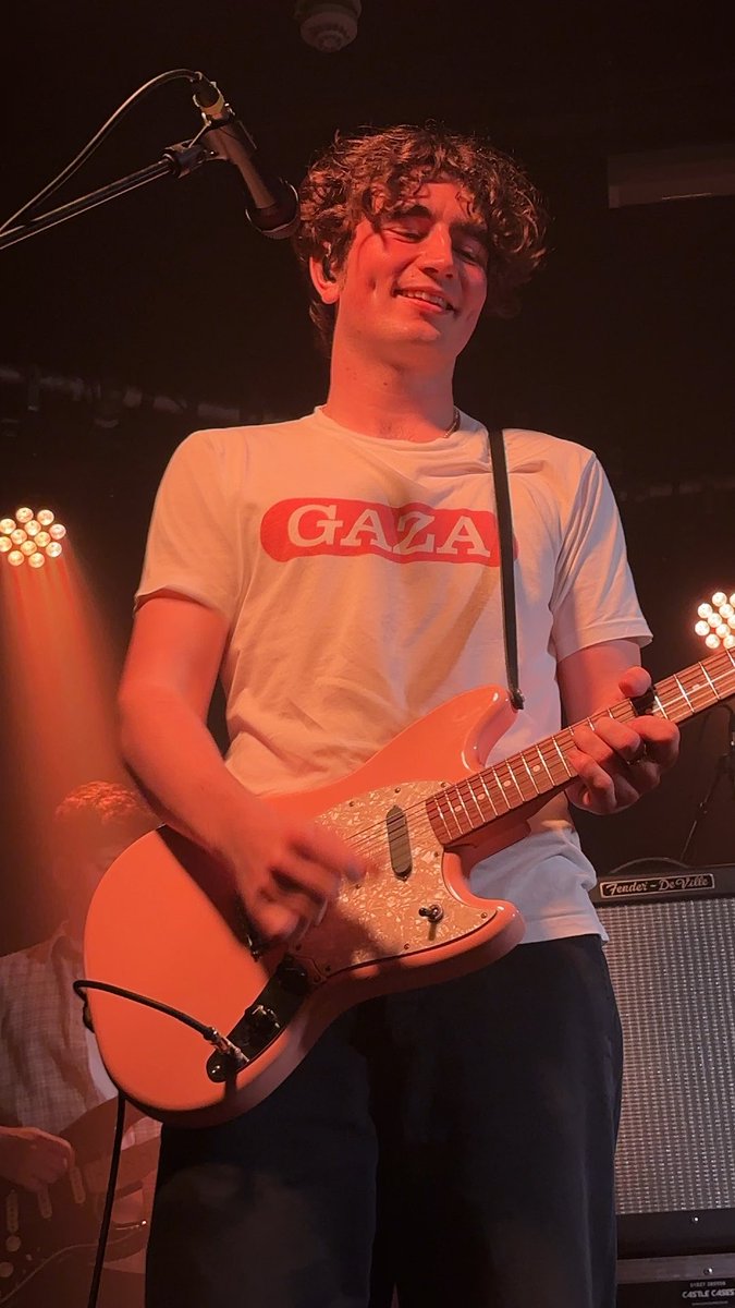 all my conscientious homies listen to <a href="/TheRoystonClub/">The Royston Club</a> 🍉🍉🍉