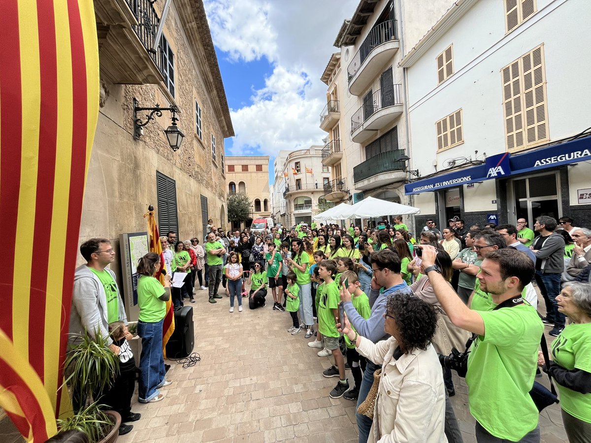 La flama del #Correllengua2024 ha passat per Manacor