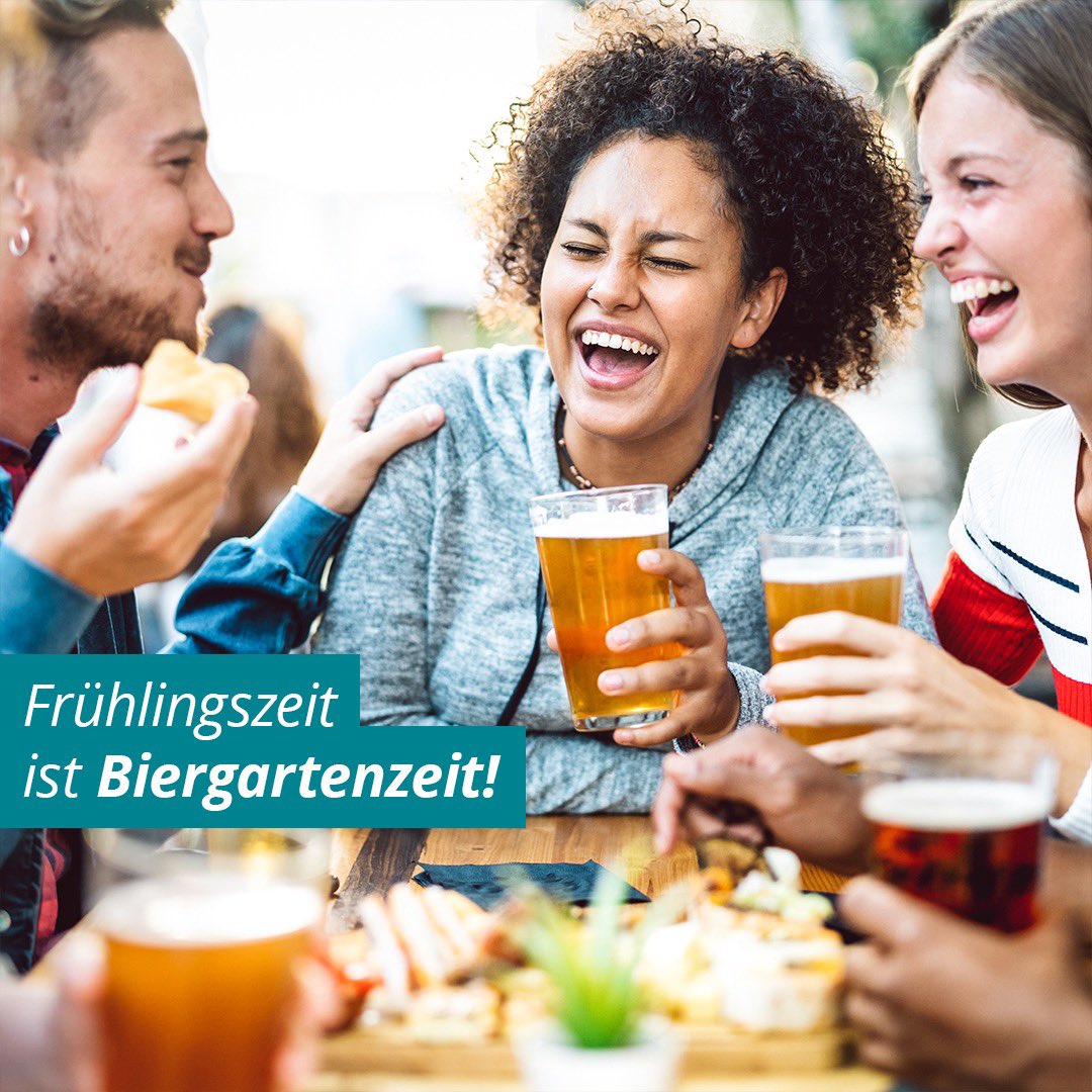 #Brotzeit, #Schmankerln, #Obazdn – Frühlingszeit ist #Biergartenzeit!🥨🍺 

Auch unsere ausländischen Lerner:innen sind immer wieder beeindruckt von dieser Kultur: An Holztischen kann man Getränke genießen und sogar eigenes Essen mitbringen.💯

Unser Tipp: selbst erleben!😍