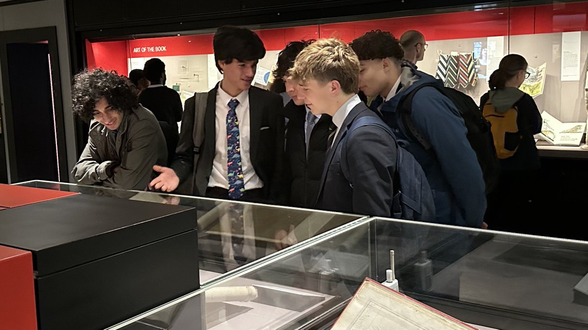 Earlier this week, L6 members of the Literary Society had a fantastic time exploring the treasures of the @britishlibrary! From Chaucer to Sylvia Plath, the Magna Carta to Shakespeare's First Folio, pupils were introduced to some of the most famous texts and books in the world. pic.twitter.com/Fjma8ouj0i— St Albans School (@SASHerts) May 3, 2024
