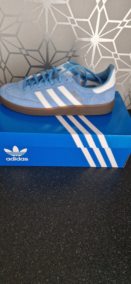 Been shopping today and I couldn't resist buying another pair of /// #3stripes2soles1love