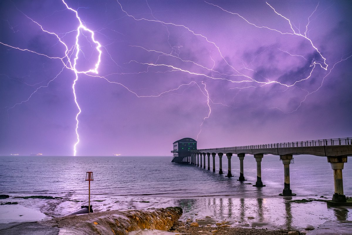 Island Visions Photography captured this incredible lightning shot from Bembridge earlier this week! #iwnews #isleofwight #iow #photoftheday @islandvisions