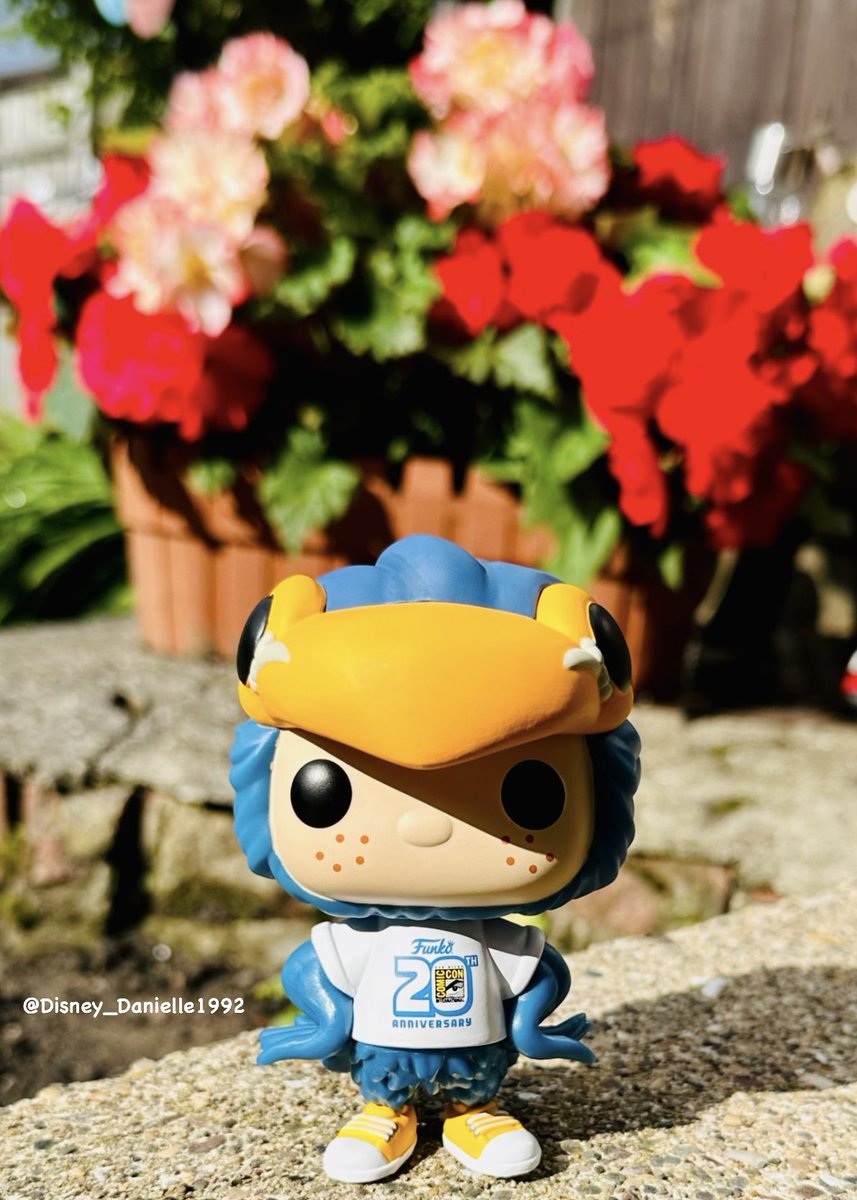I took this pic last year. ☀️ One of my favourite Freddy Funko’s! I fell in love with him as soon as I saw him & I knew he’d fit perfectly in my collection. 🥺 

Hope everyone has a great weekend! 💙

#FunkoPOPVinyl #MyFunkoStory #FunkoUnboxed #Funko 

@OriginalFunko @FunkoEurope