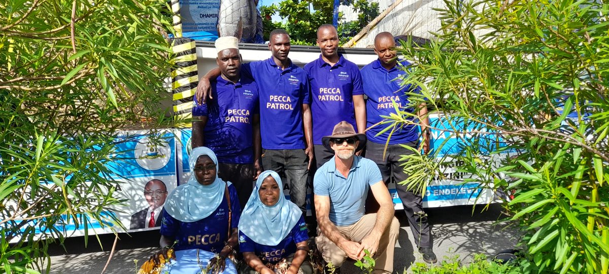 🌍 On this year's #InternationalWorkersDay, all governmental bodies of #Zanzibar gathered for a parade. The #BlueAlliance PECCA team, including rangers, attended alongside our valued partner, the Ministry of Blue Economy and Fisheries of the Revolutionary Government of Zanzibar.