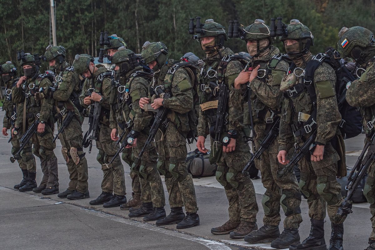 🍿 Russia: 45th Guards Spetsnaz Brigade located just outside Moscow appears ready to commence a military coup against the Kremlin if Putin removes the top generals in the MoD.
Note that Osechkin's source #WindofChange warned of Prigozhin's coup plan 8 months before it happened 👇