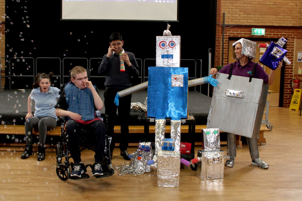 HorizonsTrust's tweet photo. Our 'how things work' assembly this week was #amazing #AbbeyHill #Senses #InformalLearning https://t.co/77C0QAlryH