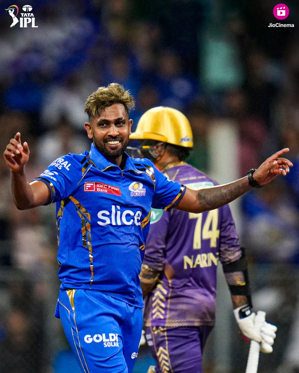 3️⃣ wickets in the Powerplay 🔥 Nuwan Thushara 👏 #TATAIPL #MIvKKR #IPLonJioCinema