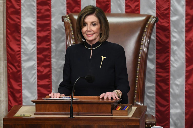 🚨🚨🚨 AWKWARD: Nancy Pelosi awarded the Presidential Medal of Freedom. Is this award about merit and true service to the nation, or just a kickback for political hacks? #PresidentialMedalofFreedom 
msn.com/en-us/news/pol…