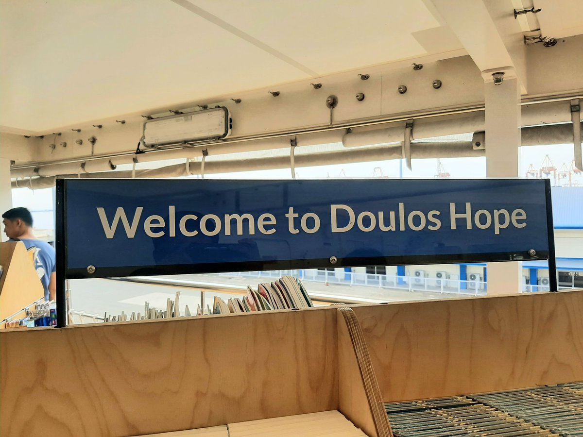 A visit to Doulos hope, an international floating bookfair.

New blogpost:
cjfaderogao.blogspot.com/2024/05/a-visi…