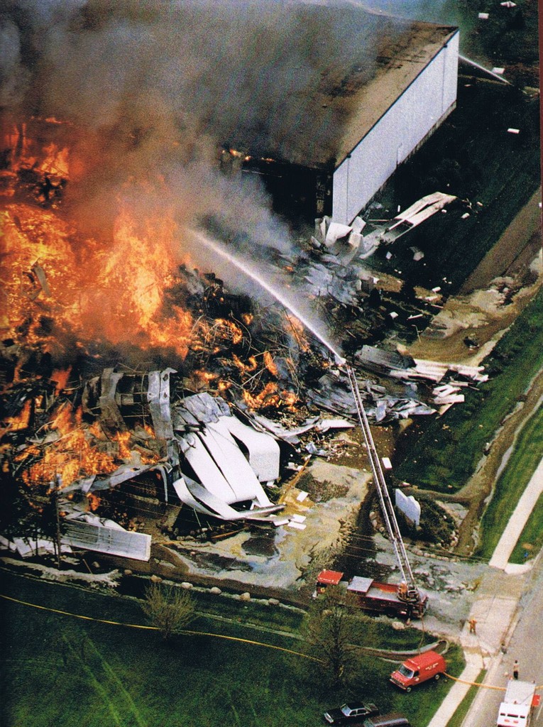 On today's date in 1991, a massive fire at Central Storage & Warehouse (CSW) created a 'Butter River' out of melted dairy products. Read about the historic Madison event and the District's role in clean-up. madsewer.org/news-resources… 📷: @MadisonWIFire