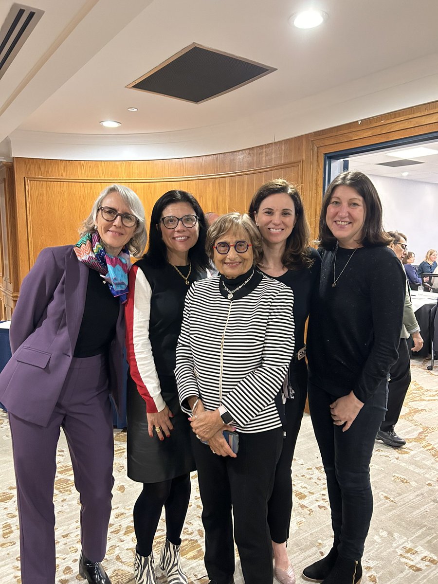 FabianaBacchini's tweet image. Attending my first APIC meeting - Adults Born Preterm International Collaboration - the group that understands #prematurity does not end at discharge. @SamJPsych @AnneMoniqueNuyt Saroj Saigal #PAS2024