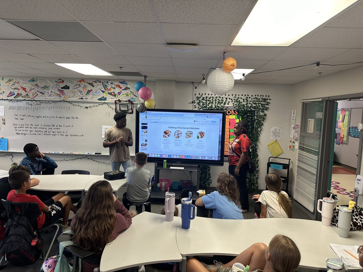 More of our @misdmile students sharing about their experiences in our Engineering, Video Game Design and Culinary Arts programs with 5th graders from @MtPeak_Elem #cte #MISDProud