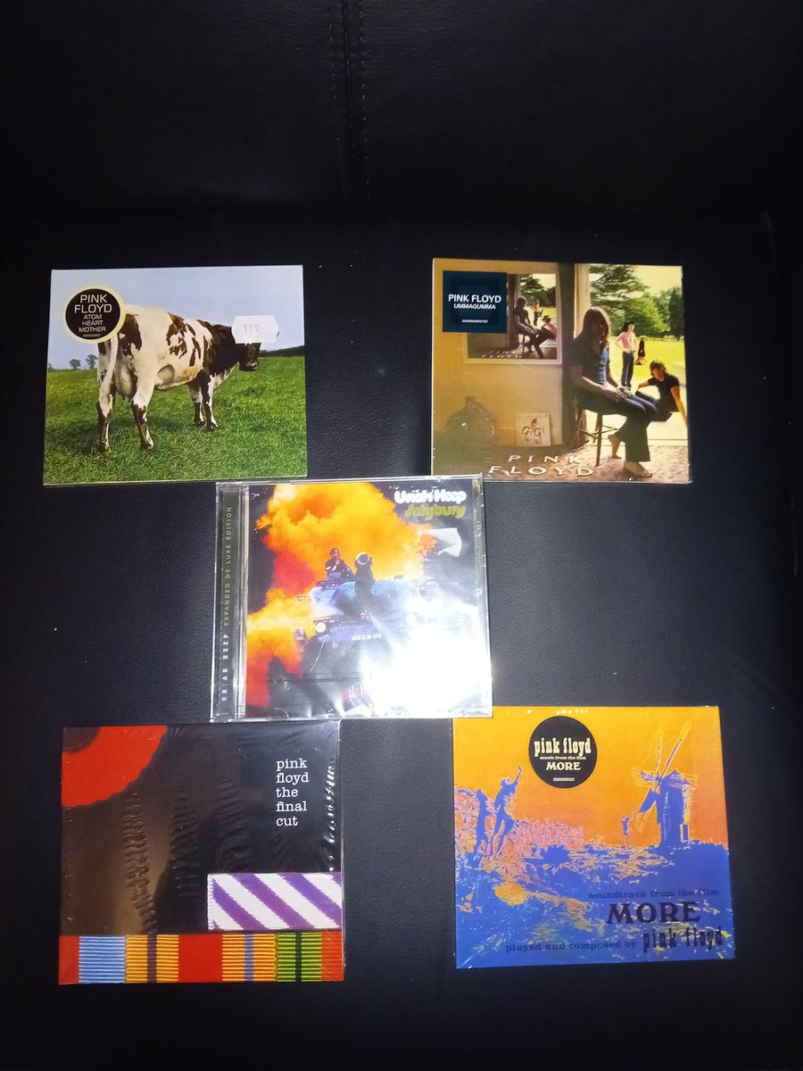 Got a package today 😁 my Pink Floyd studioalbum collection is complete now. Got a good one from Uriah Heep too 👍😀