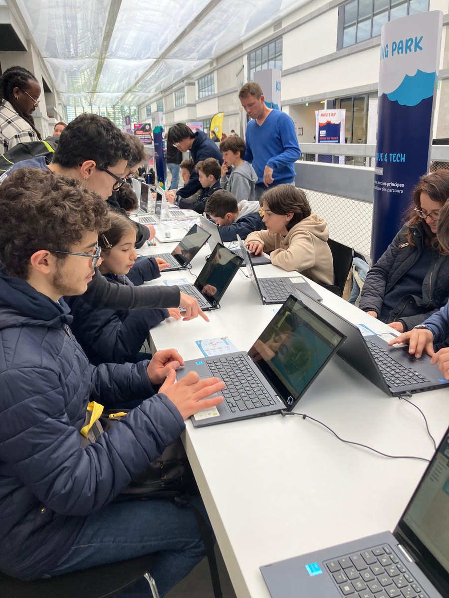codingpark's tweet image. 🚀Week-end intense chez Coding Park!📚#Numok Festival: Ateliers dans 3 bibliothèques parisiennes.
👨👩👧👦@StartupForKids: Nos animatrices ont brillé malgré un Wi-Fi capricieux. Version OFFLINE à venir!🗓#VivaIssy Festival: Retrouvez-nous le 18 mai au Nida!
#education #stem #innovation