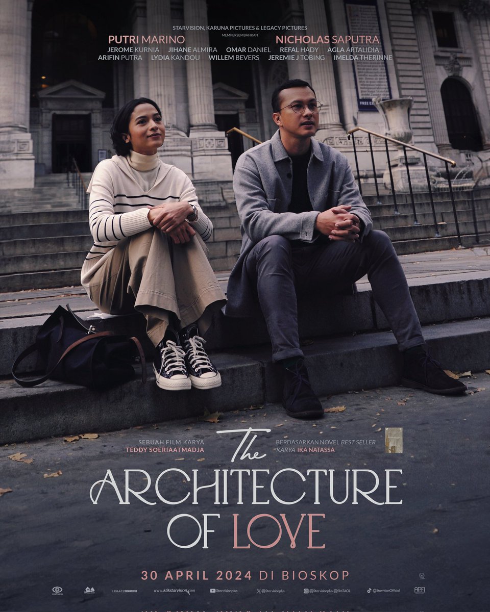 Bapak Sungai dan Ibu Gentong mengoyak2 perasaan penonton di hamparan gedung pencakar langit dan keindahan kota New York. Sebuah film romantis yang lembut dan menawan. Istimewa.. wa.. wa.. 
#TheArchitectureofLove