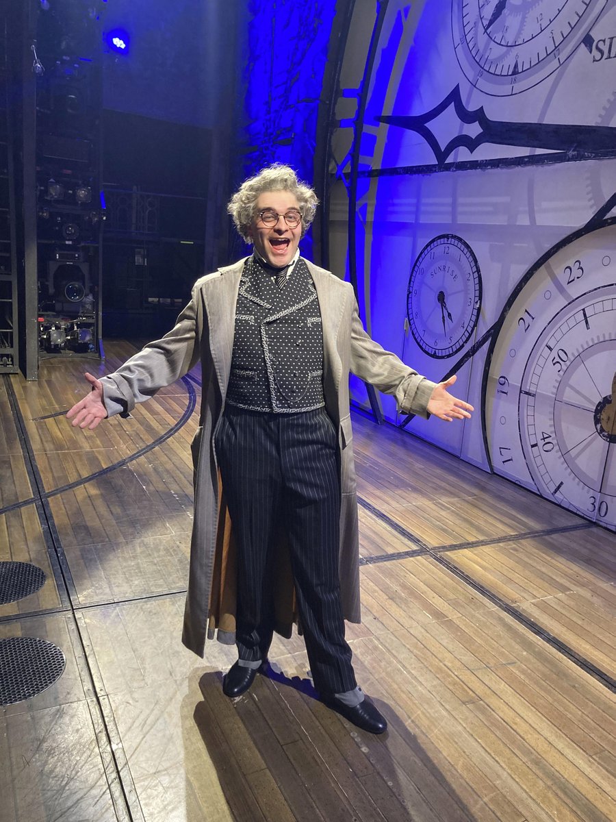 A celebration throughout Oz for Adam Stickler on the Wicked Tour, who made his debut as Doctor Dillamond and The Wizard last night at the Alhambra Theatre, Bradford. 👏