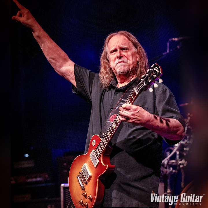Warren Haynes Warren Haynes and his Gov’t Mule crew aren’t the kind of guys to let something like a pandemic slow them down. During the height of the Covid lockdown, they hauled a ton of gear to a studio and... @thewarrenhaynes READ THE FULL ARTICLE: vintageguitar.com/62332/warren-h…