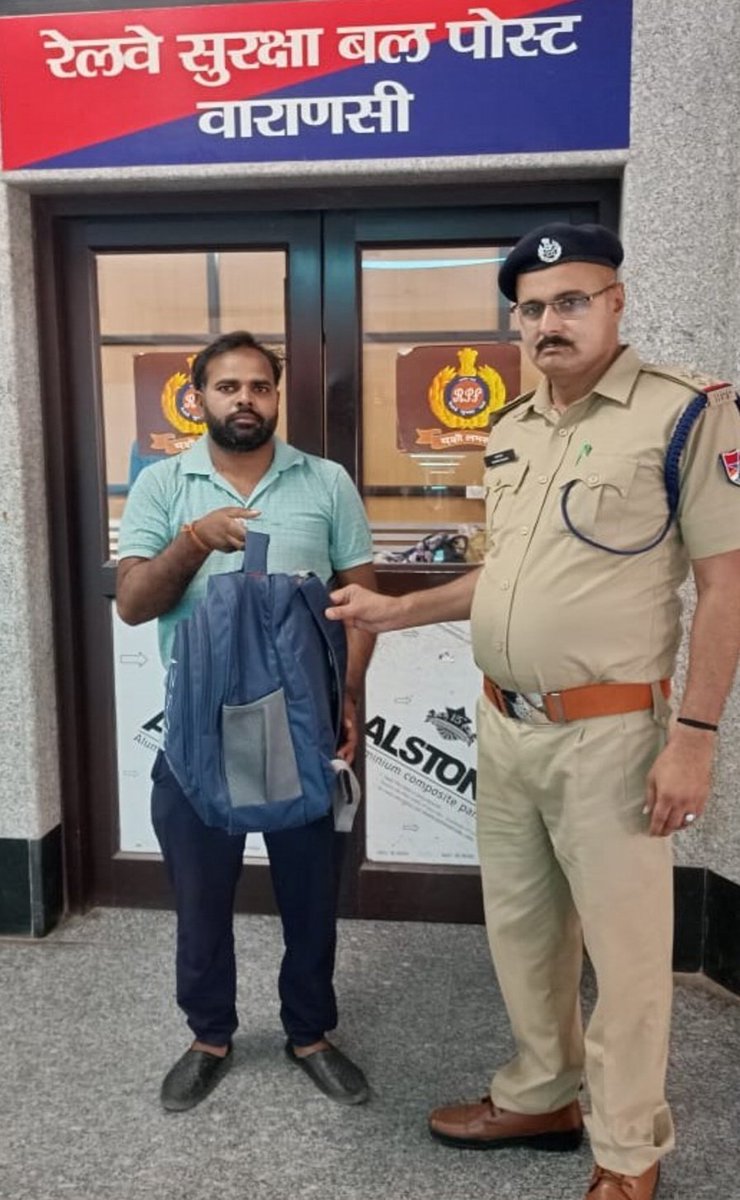 Operation Amanat 
We understand the value of your Belongings.
RPF Team Varanasi found  an Unclaimed bag at Railway Station. The team acted swiftly, located its owner and handed over the bag to him.