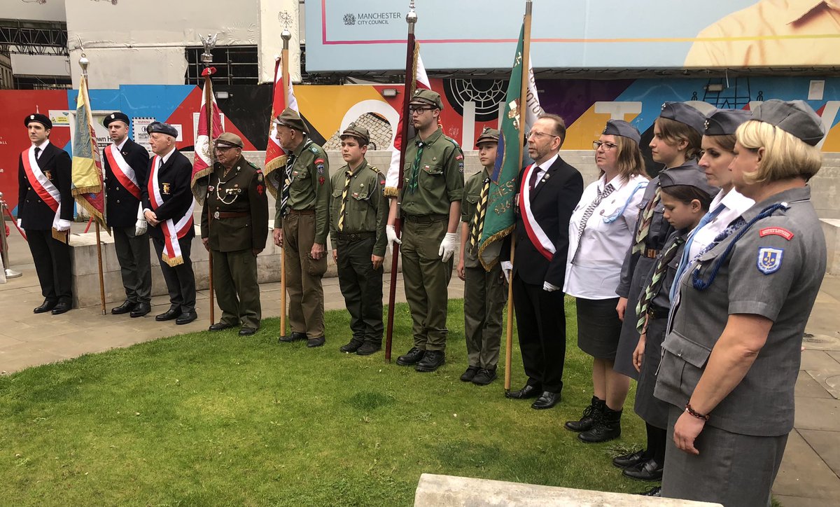 We were honoured to be invited by @PLinManchester to the unveiling  by Consul General, of a new Polish Memorial Plaque in St Peter’s Square, Manchester, dedicated to members of the Polish Armed Forces.