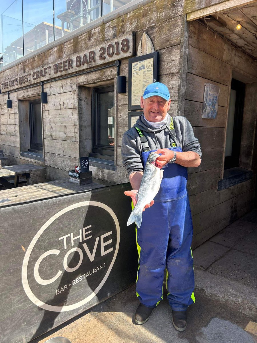 Today’s catch of the day arriving…..… 🎣 Fresh, Local, Community, Team 💙