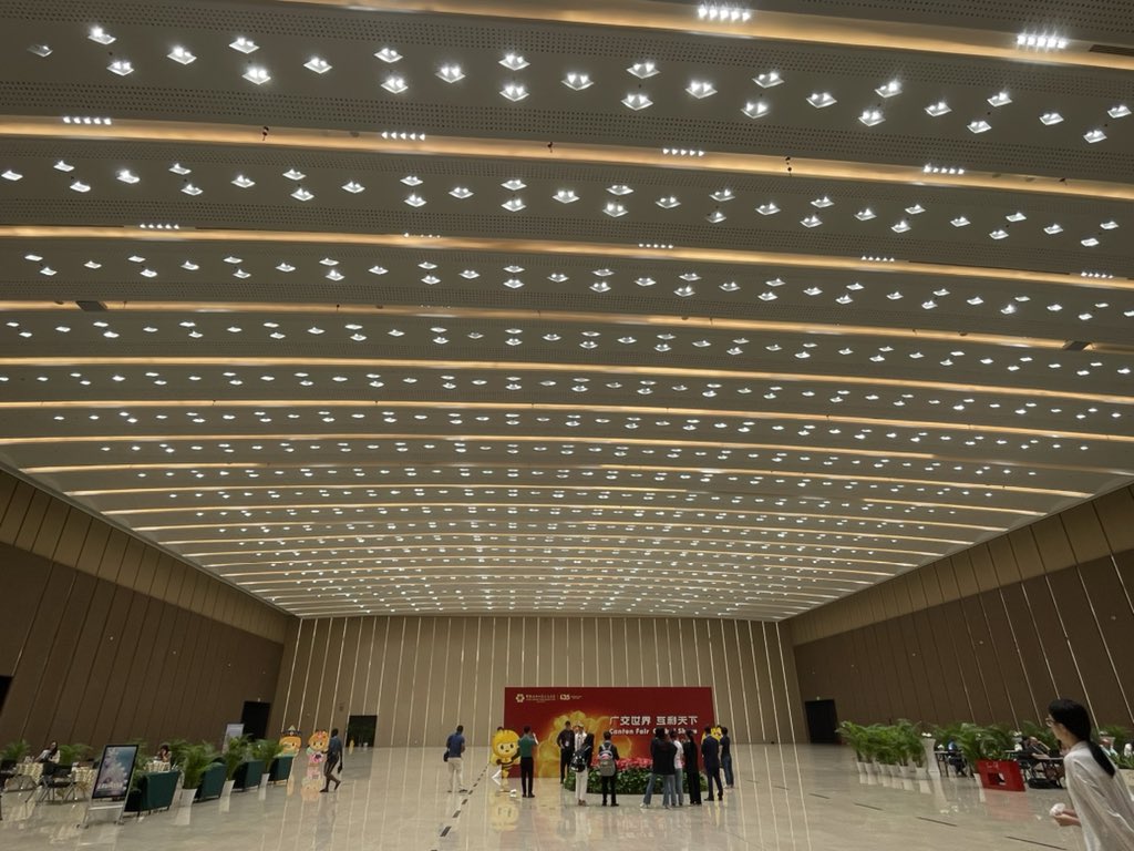 🎈❤️ Canton fair is good for trading business. Wish everyone finding a great opportunity in this first class event! #cantonfair #tradefair #buttonfactpry #metalbutton #garmentaccessories