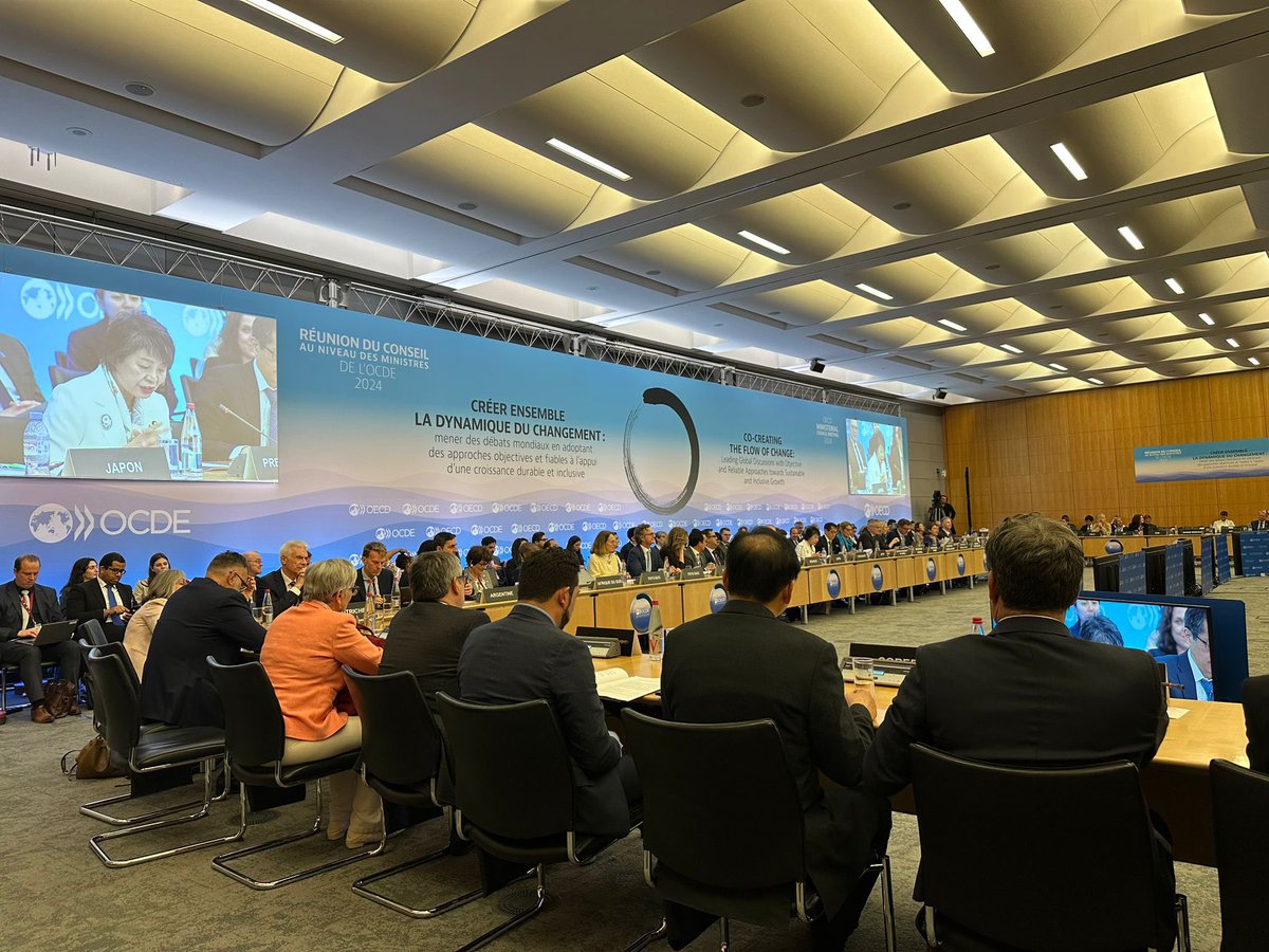 Termina la reunión del Consejo Ministerial de la OCDE con consenso. Hemos abordado muchas cuestiones. Pero dos son clave: cerrar las brechas de desigualdad para las mujeres y respetar los derechos humanos. (Gracias, Mayte Ledo, secretaria de Estado de Inteligencia Artificial).