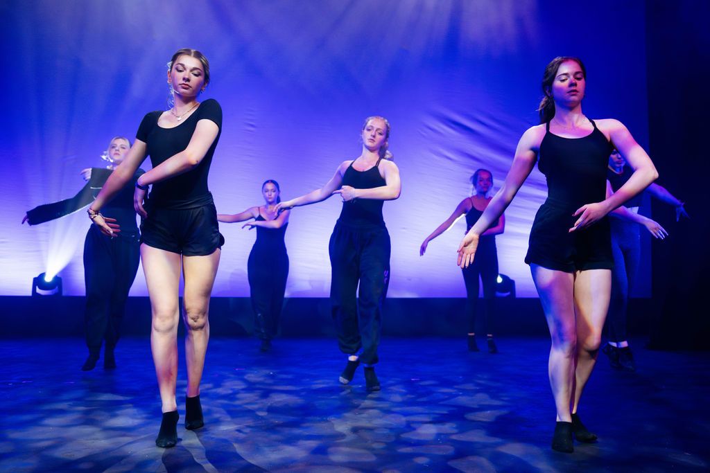 Huge congratulations to our fantastic pupils who showcased their talents with such enthusiasm and spirit at our Dance and LAMDA Showcase last night! The vibrant performances were truly outstanding.

#SJHighSpirits @STJ_PerformArts