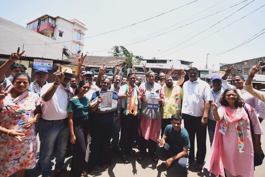 The Congress campaign in South Goa received a huge boost when the charismatic and intellectual Congress leader and former India EAM, Dr Sashi Tharoor joined Captain Viriato Fernandes and team Dabolim Congress. The residents and local business community were deeply moved by Dr.