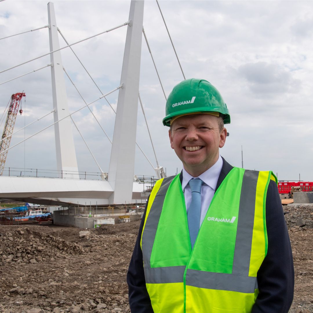 UK Government Minister for Scotland Donald Cameron saw the progress of a new road bridge across the River Clyde today.  

The Renfrew Bridge will connect Renfrew with Clydebank and Yoker for the first time.

1/3