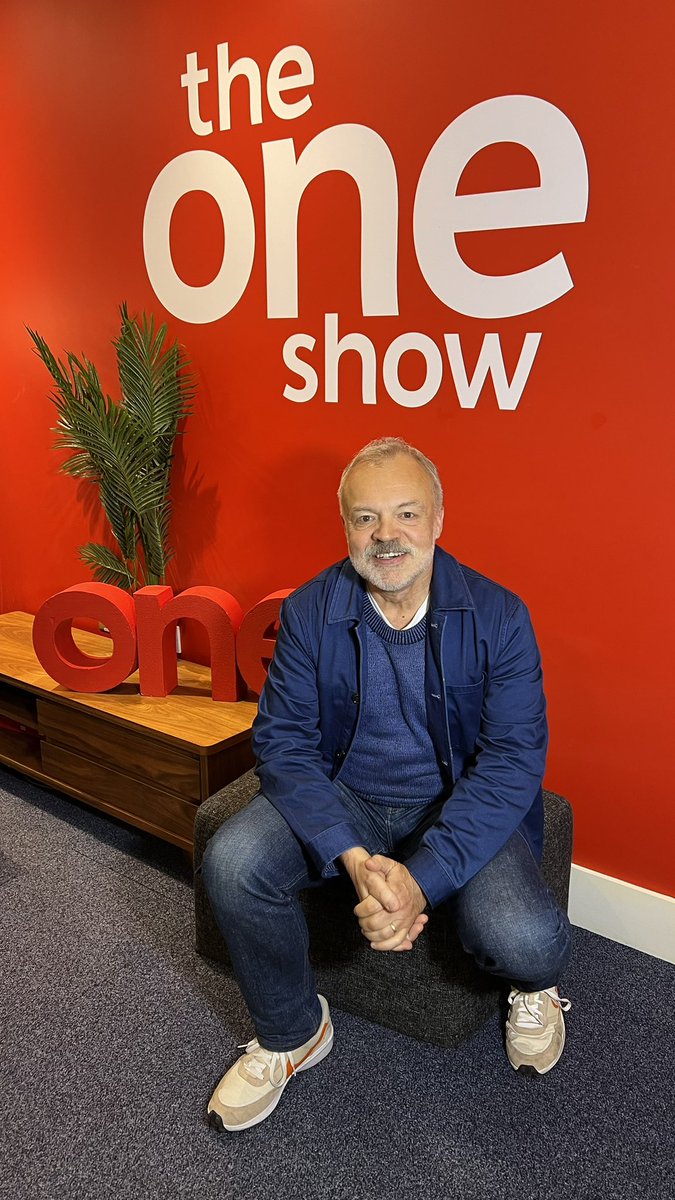 Don’t miss Graham Norton chatting about his new tour on #TheOneShow tonight 👀   We’re live at 7pm 👉 bbc.in/3JMBoY4