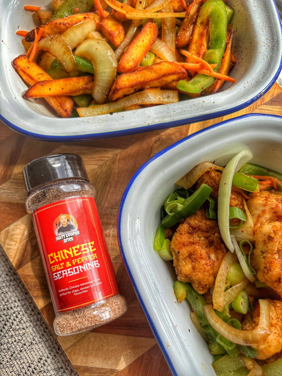 ‼️ NEW CHINESE SALT AND PEPPER SEASONING - OUT NOW 😍 Seasoning includes recipes for both salt and pepper chicken and salt and pepper chips. mattcooperbites.com/product/chines…