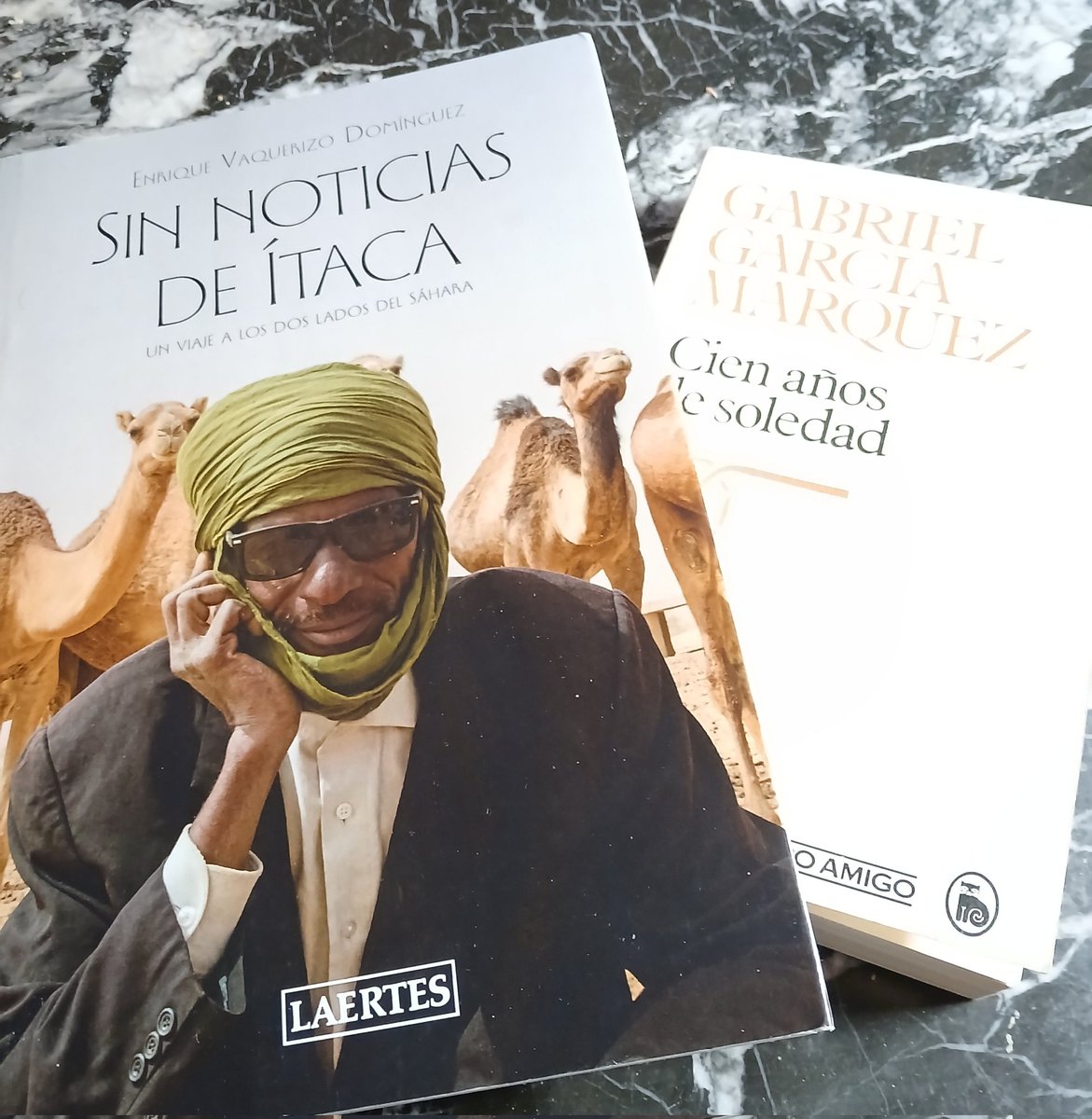 V(B)iajero Insatisfecho (@vinsatisfecho) on Twitter photo Alternando dos libros (ratos, aquí; ratos, allí):
Releyendo uno, "Cien años de soledad", del gran García Márquez (lo leí en 1985), y descubriendo otro, "Sin noticias de Ítaca", del gran Enrique Vaquerizo, <a href="/e_vaquerizo/">Enrique Vaquerizo</a> . Ya había disfrutado de "Historias de salacot y fortasec". Alternando dos libros (ratos, aquí; ratos, allí):
Releyendo uno, "Cien años de soledad", del gran García Márquez (lo leí en 1985), y descubriendo otro, "Sin noticias de Ítaca", del gran Enrique Vaquerizo, <a href="/e_vaquerizo/">Enrique Vaquerizo</a> . Ya había disfrutado de "Historias de salacot y fortasec".