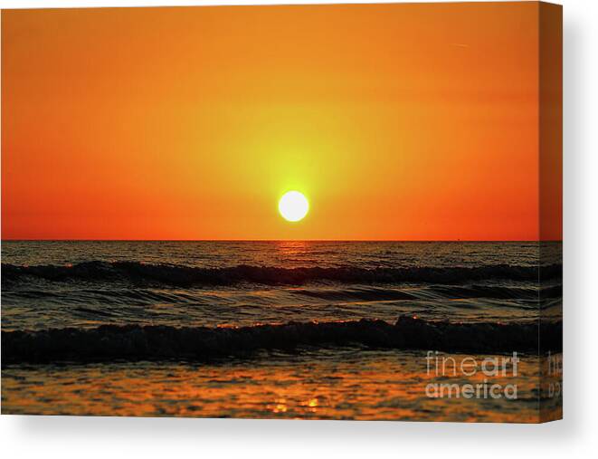 I love #sunsets 🧡🧡🧡 Check out this #canvas print in my shop called 'A Siesta Key Sunset' taken in Sarasota, Florida... 🧡🧡🧡 #sunsetphotography #gifts #NatureBeauty 3-joanne-carey.pixels.com