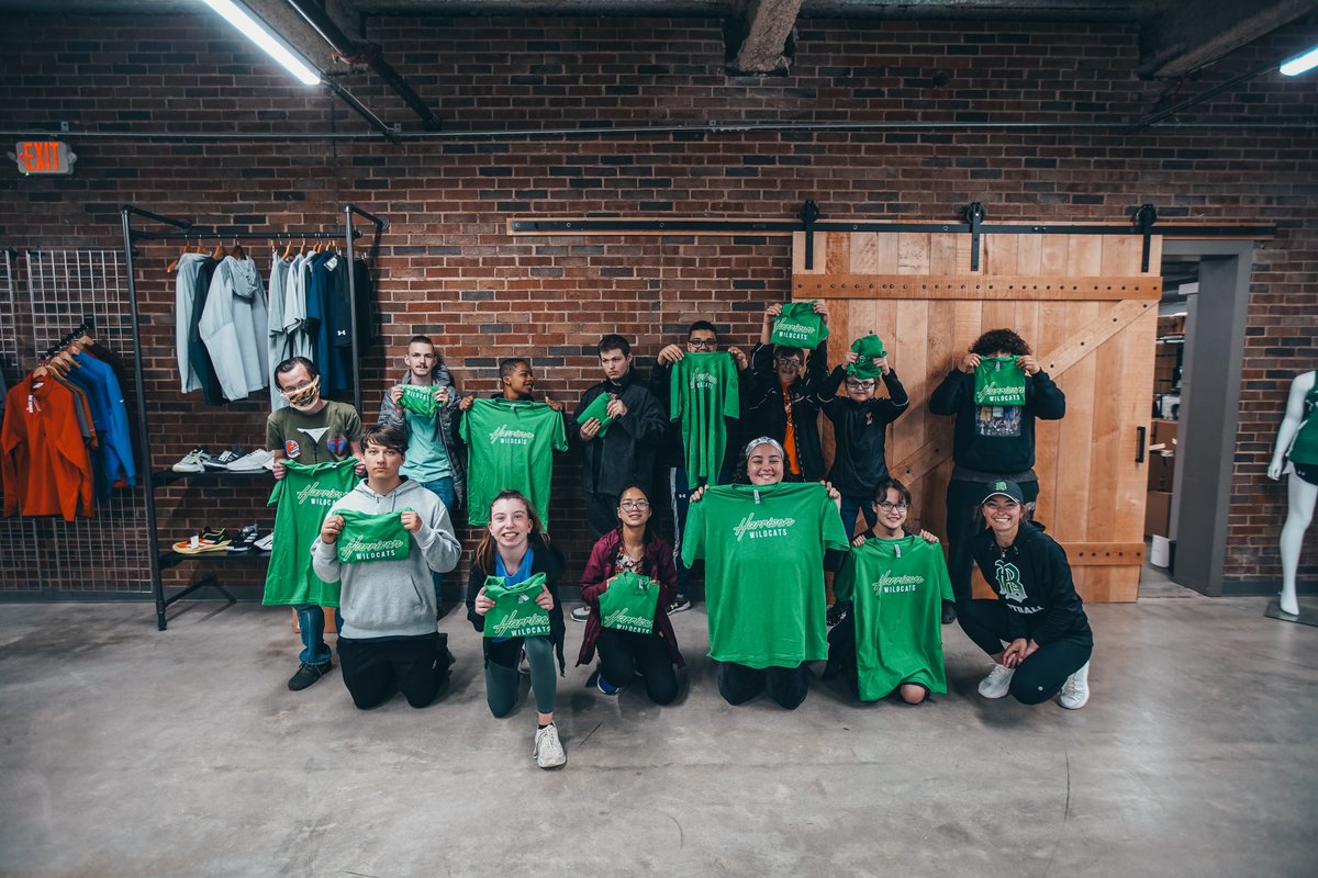 So much fun spending time with this amazing group from <a href="/HarrisonWildcat/">Harrison High School</a> ! Nothing better than visiting
<a href="/HDLNS/">headlines</a> &amp; watching young people explore their talents. Keep shining! #TrueStrength #inspiration #FindYourGreatness <a href="/SLSDSuper/">John C. Hamstra</a> <a href="/WildcatsOfHHS/">Harrison Wildcats Athletics</a> <a href="/SouthwestLocal/">Southwest Schools</a> <a href="/demcatsdoe/">Harrison Wildcats</a>