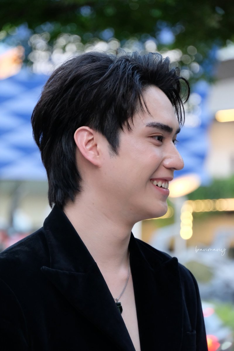 Give you love without the pain
Show you light beyond the rain  
Gonna make you happy 😊
#TEeThanapon #ตี๋ธนพล
#TEeJarujiWorld 
no filter & no edit หล่อธรรมชาติฝุดๆ