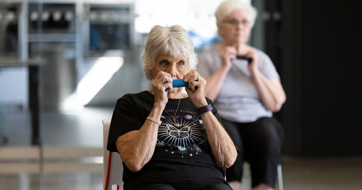 If you are 55 or older and curious about Zumba, 'Sit to be Fit' or yoga, we have just the thing for you! Consider becoming a member at one or all Seniors’ Satellite locations to take advantage of low-cost recreation programs! Learn more: london.ca/senior-recreat… #LdnOnt