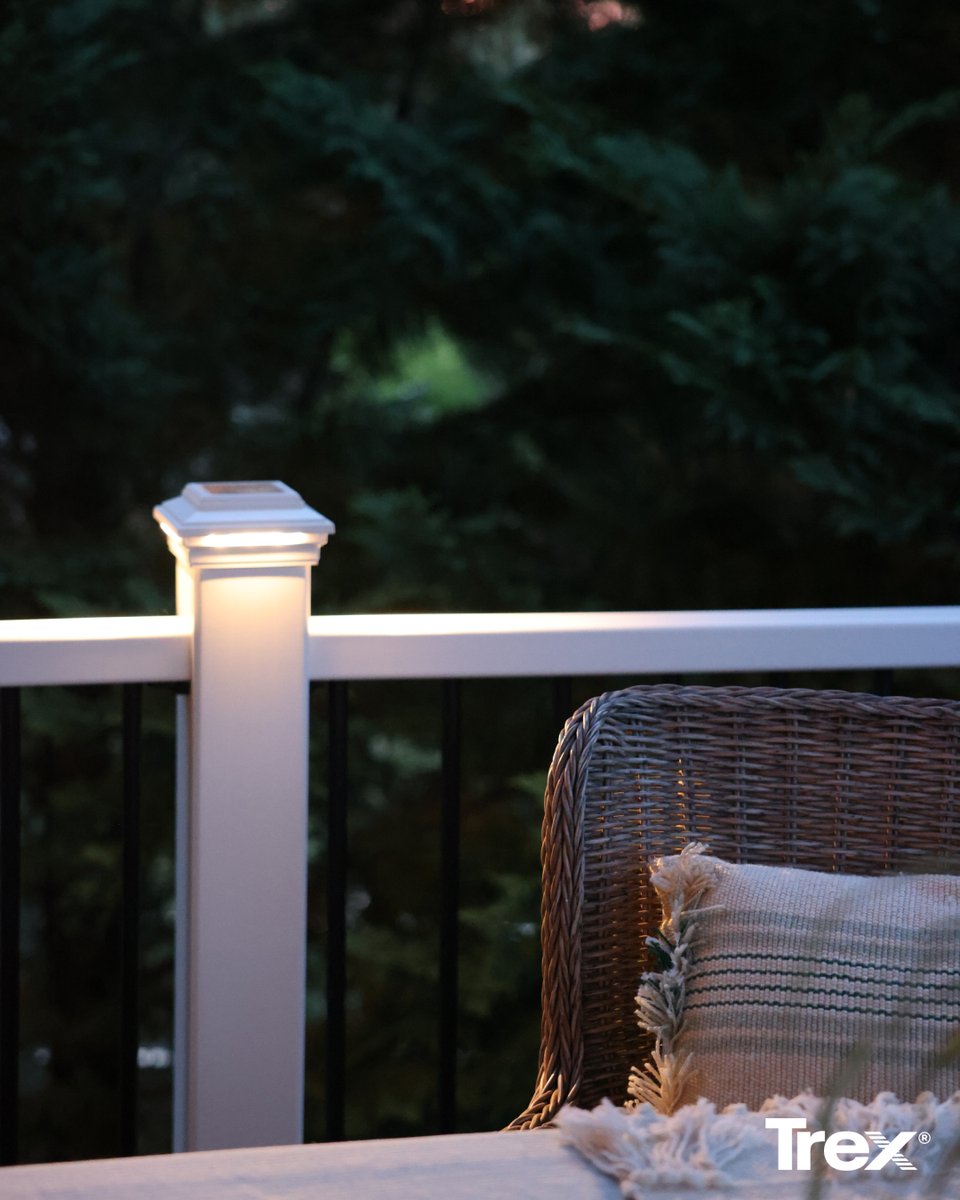 Trex® Solar Post Cap Light: Mood lighting courtesy of Mother Nature. Call, email, or visit our website today to schedule a design consultation.

#trex #trexdecking #trexrailing #railings #railingdesign #outdoorlighting #exteriorlighting #deckbuilder