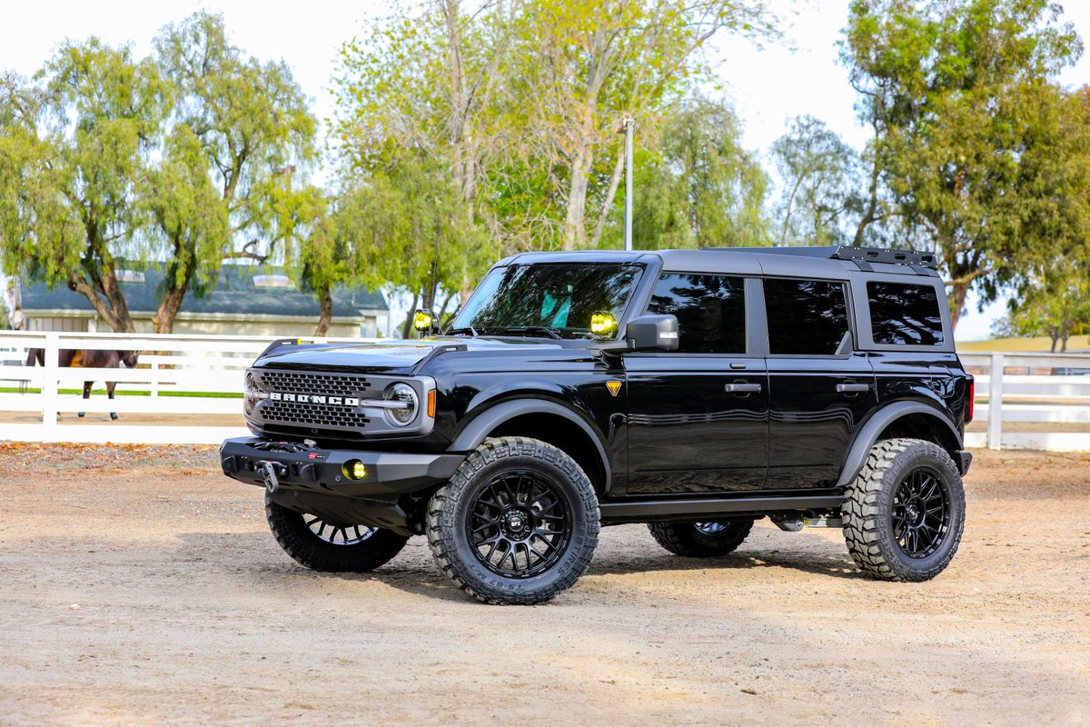 Ready to roam, the weekend's our stage!

#gfx #gfxwheels #voxx #voxxwheels #ford #fordbronco #offroad #overland #fordbroncos #truck #trucks #trucknation #overlanding #overlandexpo