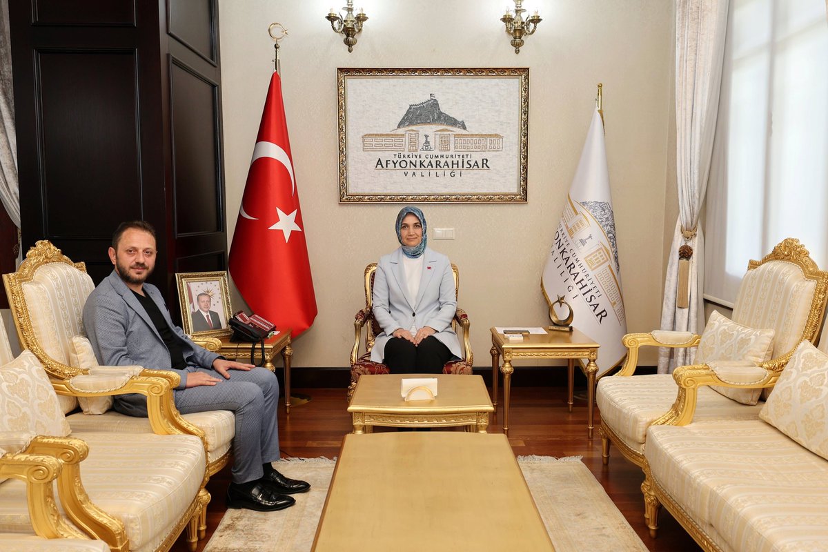 Valimiz Doç. Dr. Kübra Güran Yiğitbaşı, 🔸Mimarlar Odası Başkanı Ferhun Sümer ve beraberindekileri, 🔸Gazeteci Mustafa Dağhan'ı makamında kabul etti.