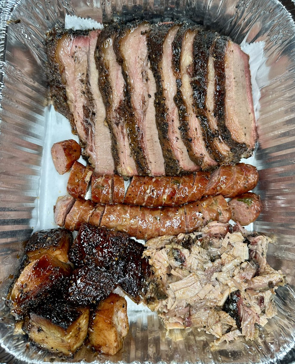 Brisket, Jalapeño Cheddar Sausage, Pork Belly Burnt Ends, Pulled Pork 🔥