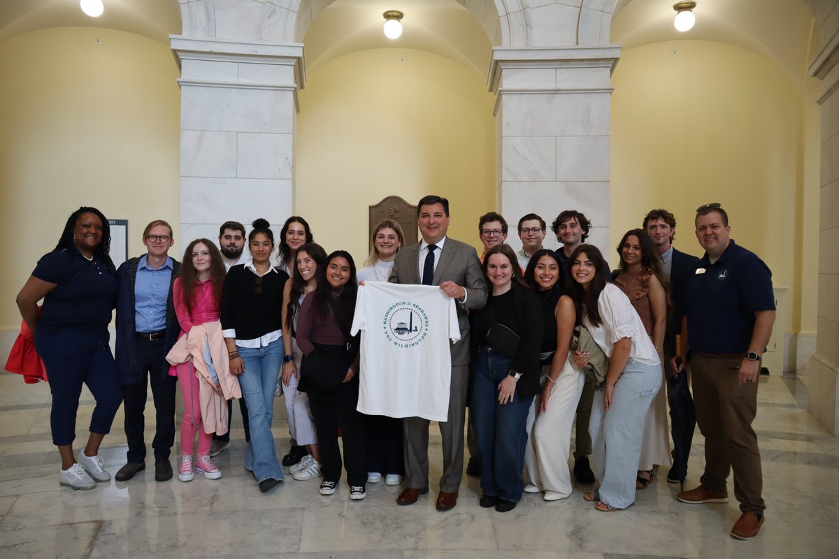 Thanks to this great group of @UNCWilmington students for stopping by the U.S. Capitol! It’s always inspiring to meet with the next generation of leaders from NC-07.