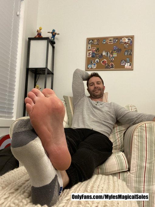 It has been a very long work week so it's time for you to 🤫 up &amp; 👅 https://t.co/B966hIDb4y