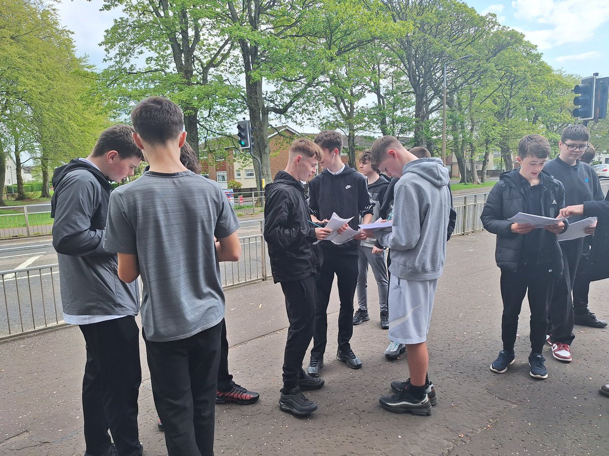 S3 Geographers made the most of the dry weather to collect data for their environmental quality survey @IrvineRoyalAcad